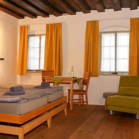 Nyaraló Ferienhaus Das Schwarze Haus In